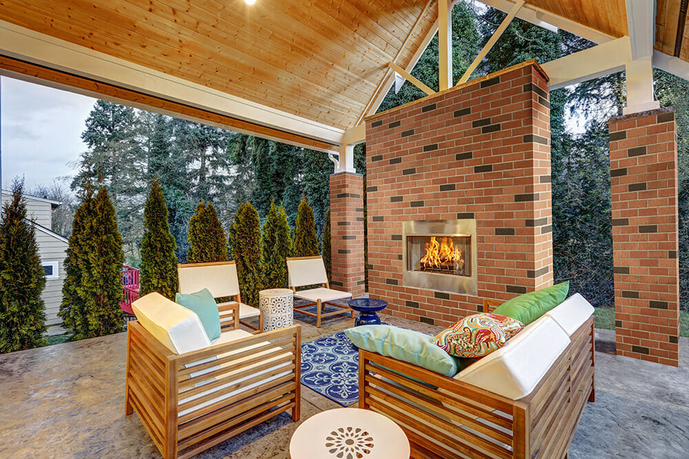 Thin Brick Outdoor Fireplace - Federal Blend